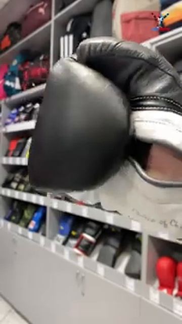 Перчатки боксёрские Everlast Powerlock Black