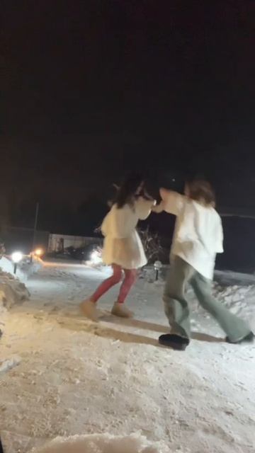 2_5231292341444172994.mp4