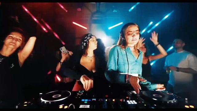 Dj_Umut_Çevik_-_Houd...58_36._5.mp4