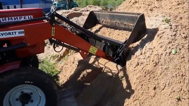 Погрузчик с челюстным ковшом на трактор Т-25 Владимирец
