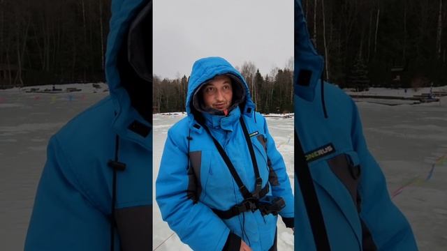 Сегодня Борис в качестве рыбака ловил в районе 5 закрытой беседки.