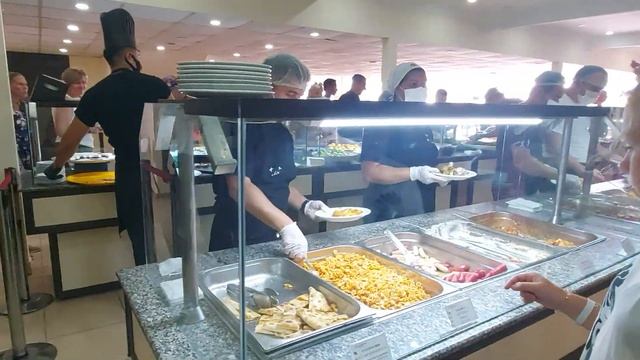 ДЛИННАЯ очередь за едой и долгий поиск стола!!!Обед 13.07.21 в Krizantem.