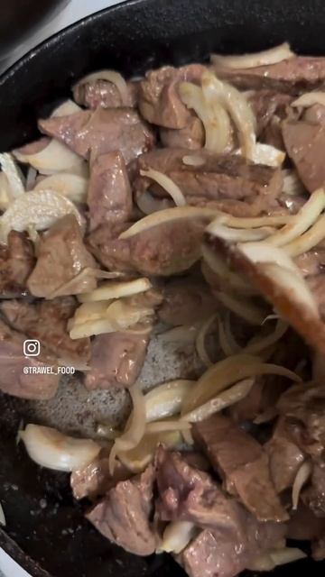 Готовим говяжью печень со спагетти 🍝#shorts