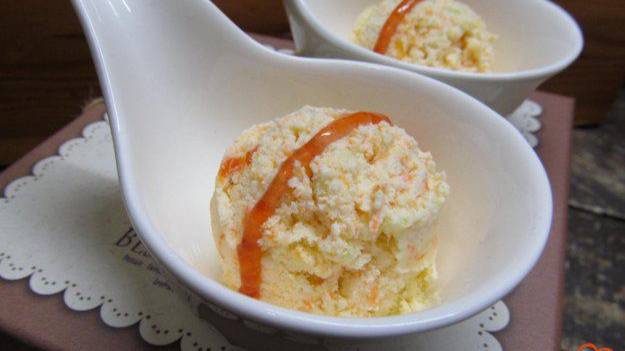 Сливочное мороженое с хурмой и киви