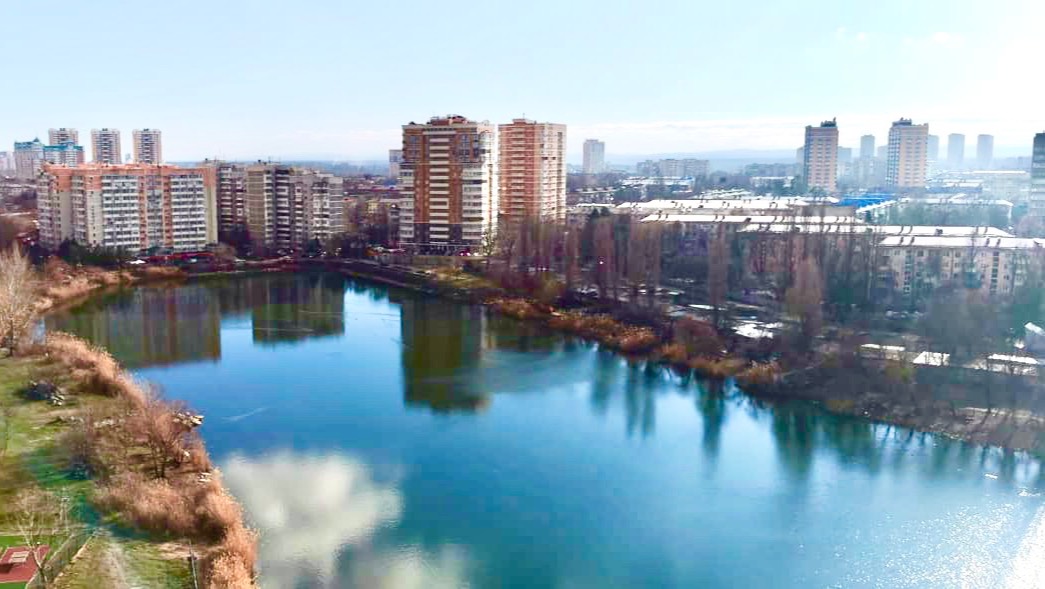 1к.Квартира в Краснодаре , Черемушки.Дом у озера,49 м.кв. видовая . ул.Селезнева . Рядом есть всё .