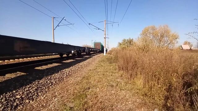 Электровоз 3ЭС5К-608 "Ермак" с грузовым поездом.