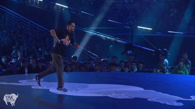 RONNIE vs GRAVITY TOP16 Red Bull BC One 2013 in Seoul KOREA | YAK FILMS + RBBC1
