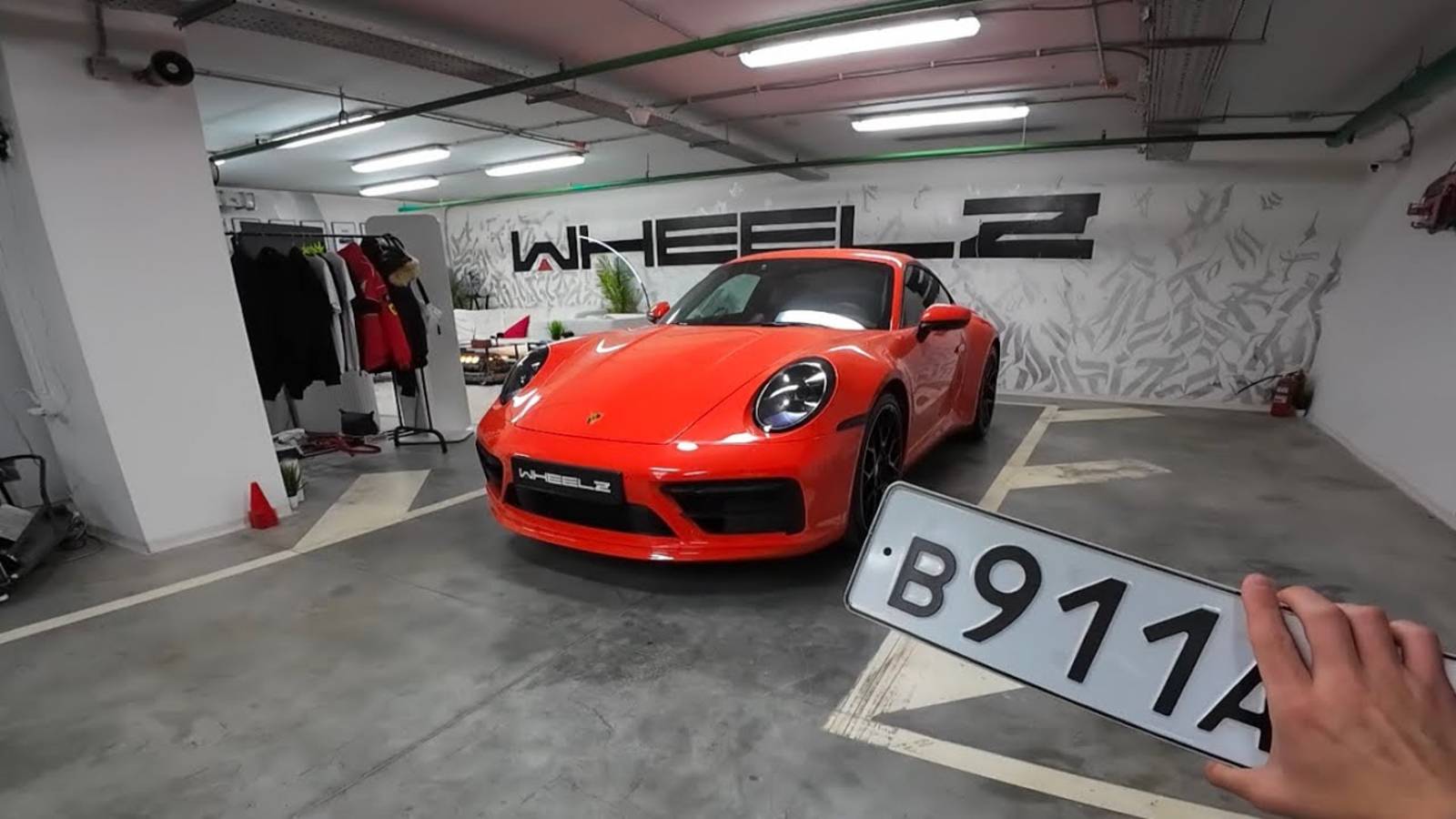 PORSCHE 911 CARRERA 4S от ПЕРВОГО ЛИЦА По Москве под русские хиты 10-ых