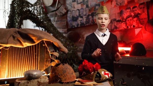 СТИХИ " ТИХВИН. 14 ОКТЯБРЯ 1941 ГОДА"
Автор Анатолий Молчанов