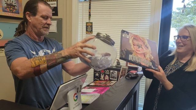 Dolly Parton "Rockstar" ... Who is our lucky winner?