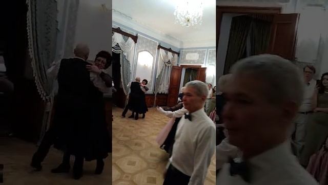 video- Вальс. Ансамбль Респект 60+ на зимнем балу в усадьбе Немцевичей Скоки