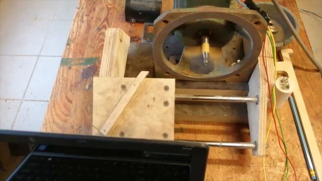 1 fāzes 220v motora darbināšana ar 3 fāzēm 220v caur FP 0   400 Hz