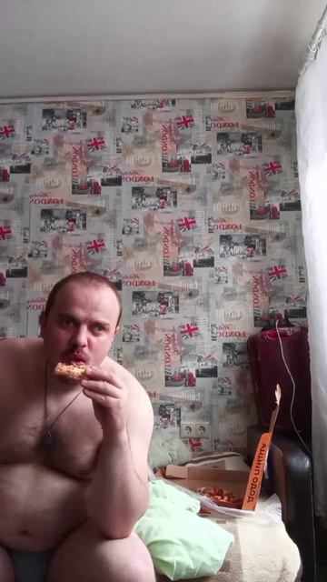 Купил пиццу🍕