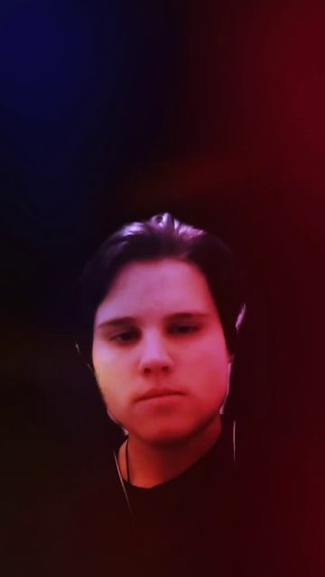 Эй, девчонка, в 16 ряду...