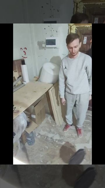 Упаковываю подложки для торта на ozon в прочные картонные коробки.