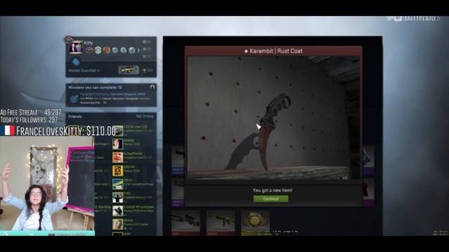 Реакция девушки на выпадения ножей / drop 5 knives