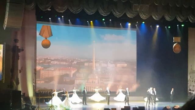 "Удивительный вальс". З.а. Григорий Чернецов.
Видео канала Мой Петербург.