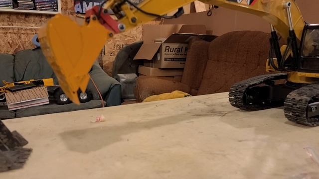 Huina 580 Bucket Exchange Test