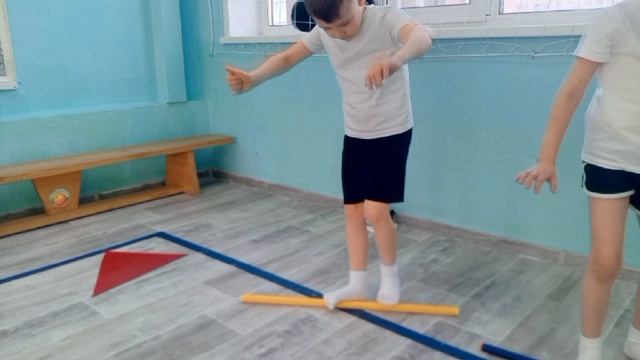 Оздоровительное мероприятие в группе "Цветики-цветочки" для профилактики плоскостопия.