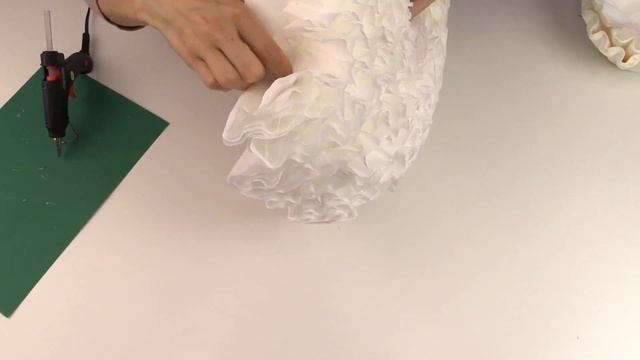 DIY Coffee Filter Easter Bunny Wreath | ILINCA WOLFF