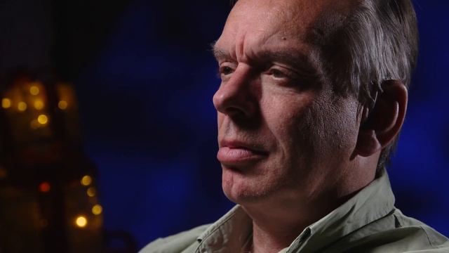 Lighting with polarised light