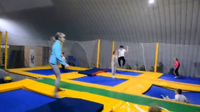 Parkour Land & Angar.SK промо