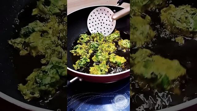 Indian Fretters| पालक की पकोड़ी #foodblogger #trending #bestfood #asmr #asmrcommunity