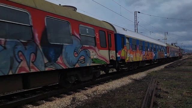 Следобедно движение на гарите Перник и Илиянци.