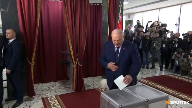 Главное из заявлений Лукашенко: 

Кто-то выбрал тюрьму, кто-то выбрал изгнание, но никто никого наме