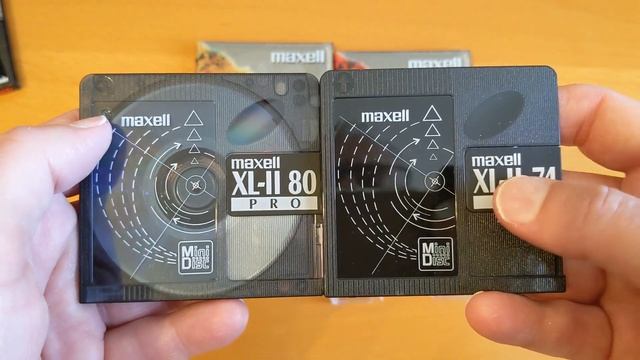 Unwrapping Maxell Minidisc XL-II 74 MD and comparison with XL-II 80 MD Pro