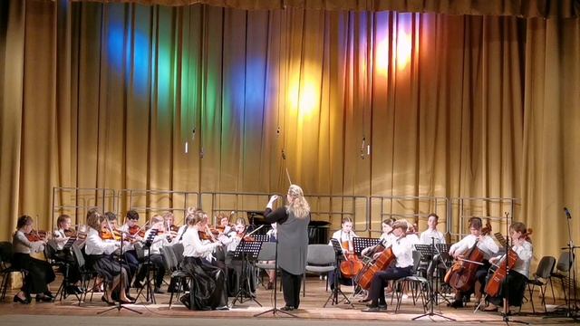 Л. Бетховен. Менуэт. Исп. Детский Струнный оркестр, руководитель и дирижёр Мария Прокопьева.
