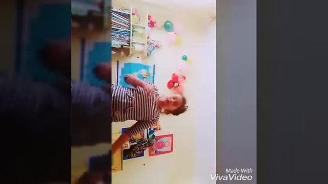 Маха Б танцует под песню Хавана