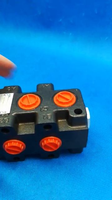 Solenoid valve 6/2 loader 3rd function 12 or 24 V