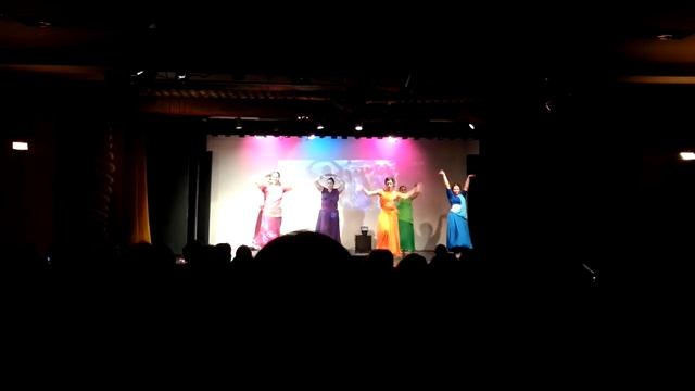 Discowale Khisko - Actuación alumnas en Bollywood Christmas