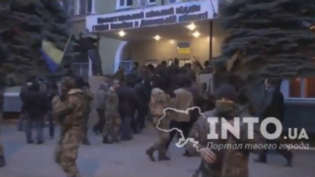 Захват краматорского городского управления милиции