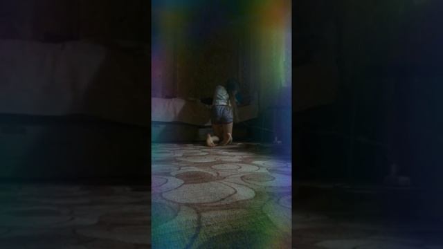 Учусь делать колесо чек🖖🖖🖖🐬🐬🐬