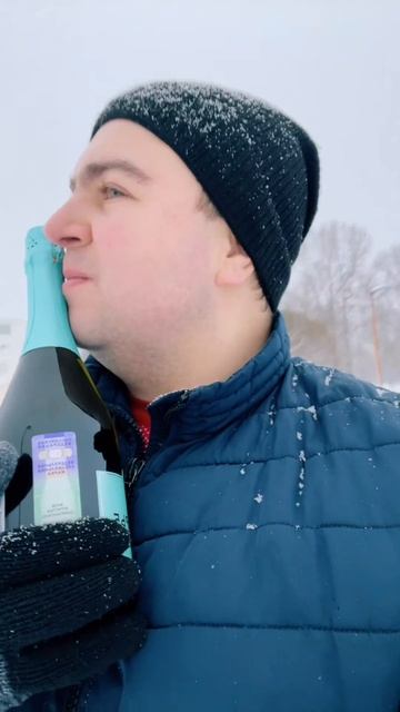 сидим с бобром за столом в вдвоем