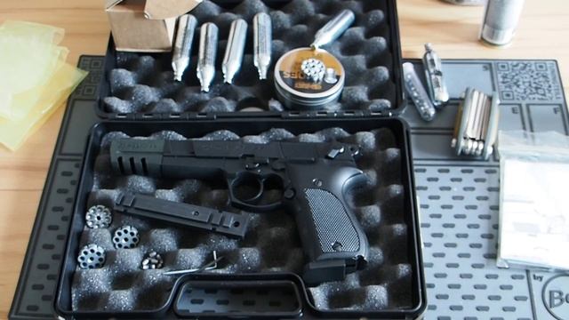 Airgun: Walther CP88 Competition 4,5 MM CO2 vs Zan Slugs vs JSB Hades