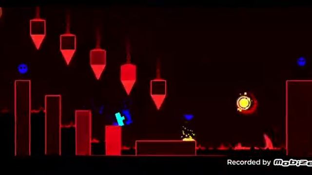 Играю в Geometry Dash