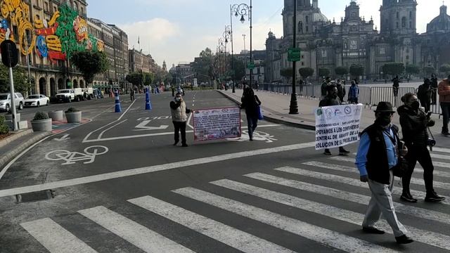 Большие города. Мехико. Сокало.