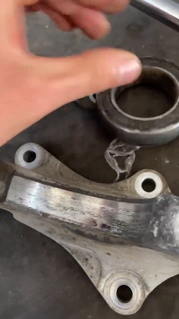 Разбило подвесной подшипник привода #fordfusion #ремонтходовой