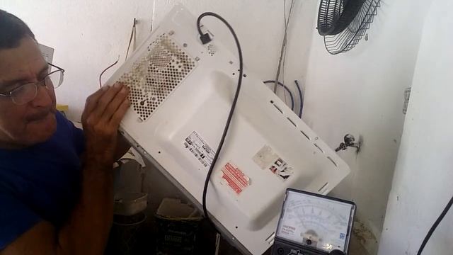 Forno microondas não esquenta ( Resolvido)