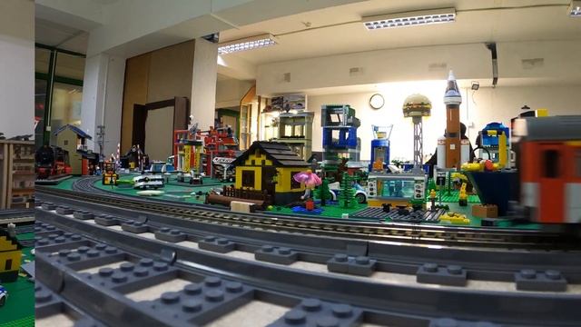 Train LEGO vs Train HO 371 ČD, Locomotive H0 DB 74 🤔🚂🚃