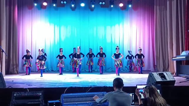 Танец Детки-конфетки