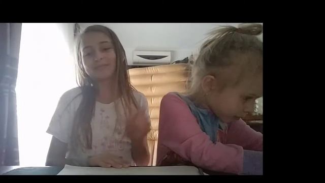 ЧЕЛЕНЖ ТРИ КАРАРАНДАША С ЗАКРЫТЫМИ ГЛАЗАМИ ОЧЕНЬ РЖАЧНОЕ ВИДЕО ДЛЯ ДЕТЕЙ И ВЗРОСЛЫХ