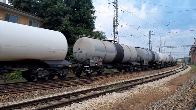 Влак на PIMK Rail пристигащ в Каспичан