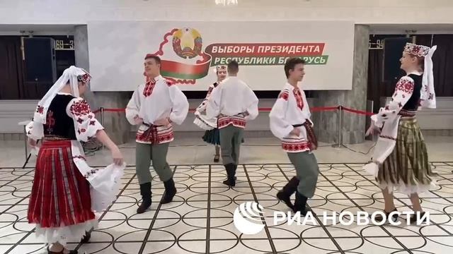 Обстановка в Минске спокойная, избиратели активно голосуют на выборах президента Белоруссии, передае