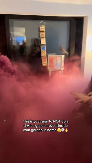 Блогерша чуть не погибла во время гендер-пати из-за сухого льда