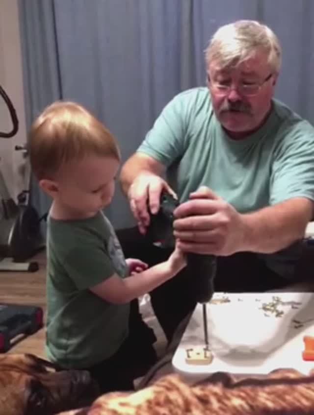 Как мы с внуком мебель собирали!