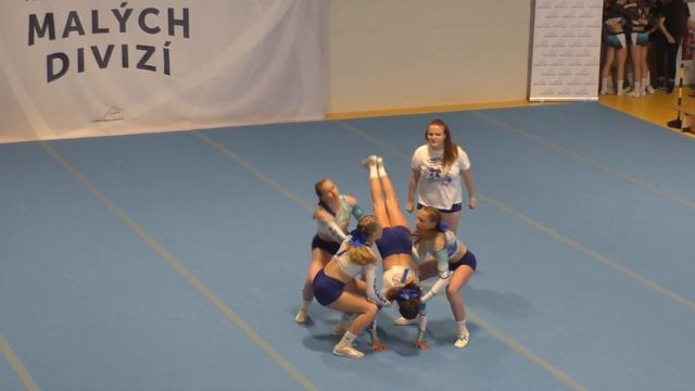 GJA Junior L5 Sharks cheerleaders group Eliška Group Stunts AllGirl Junior Elite at MMD 2019